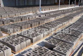 新型建材厂专用空心砖设备 小型加强版水泥砌块成型机价格 厂家 图片